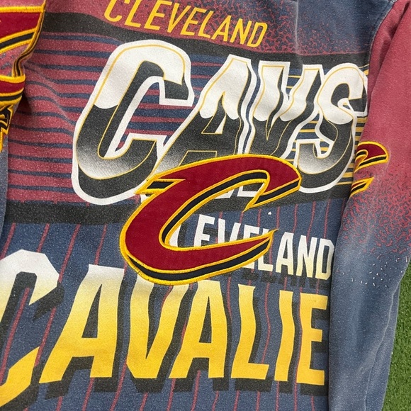 Cleveland cavaliers NBA AOP Crewneck - Picture 2 of 6